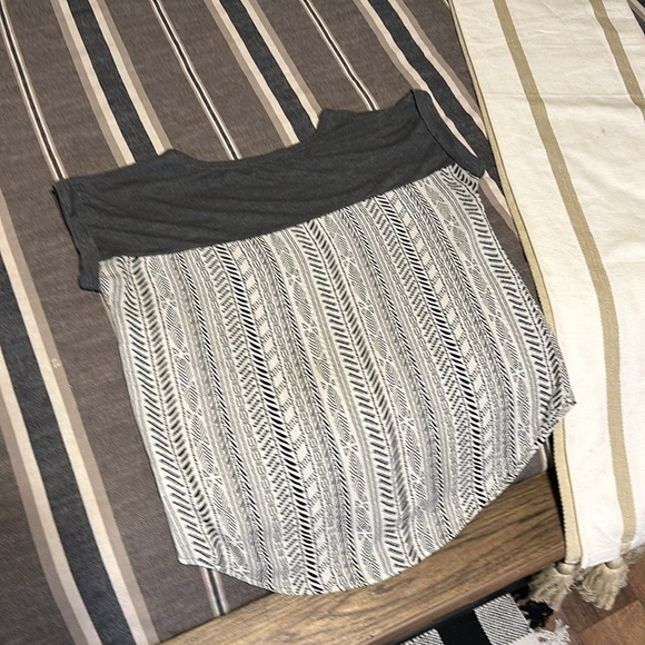 Cute Capsleeve Top - Picture 2 of 3